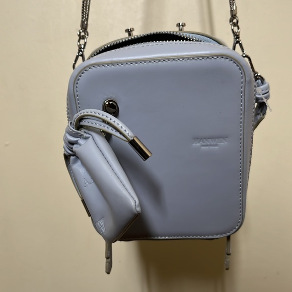 Hanwen New York Camera & AirPod pouch bag - Picture 3 of 8